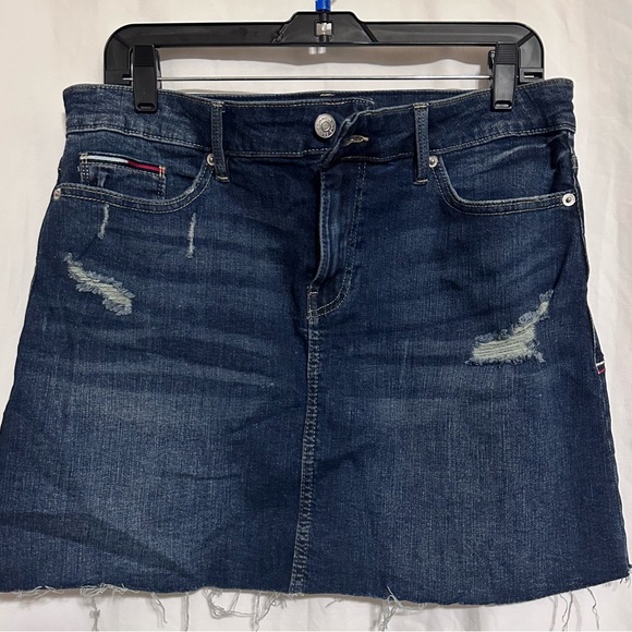 Tommy Hilfiger women’s blue jean skirt. Size 10 30W  good condition - Picture 4 of 6